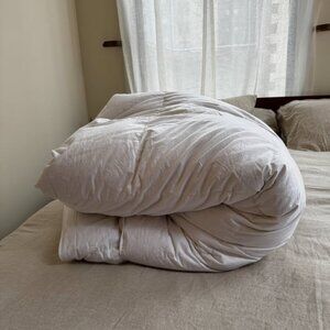 Brooklinen Down Comforter, King Size, All-Season (LIKE NEW)